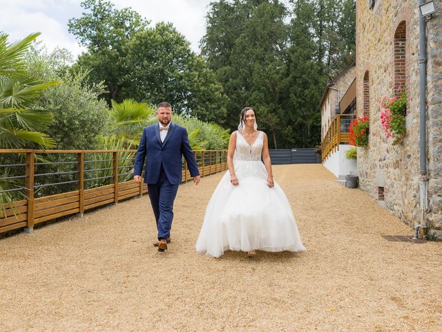 Le mariage de Valentin et Virginie à Andouillé, Mayenne 33