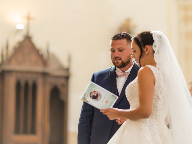 Le mariage de Valentin et Virginie à Andouillé, Mayenne 40