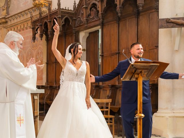 Le mariage de Valentin et Virginie à Andouillé, Mayenne 2