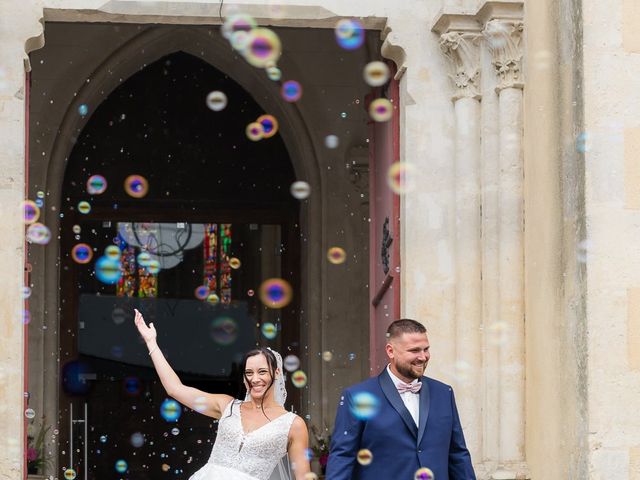 Le mariage de Valentin et Virginie à Andouillé, Mayenne 43