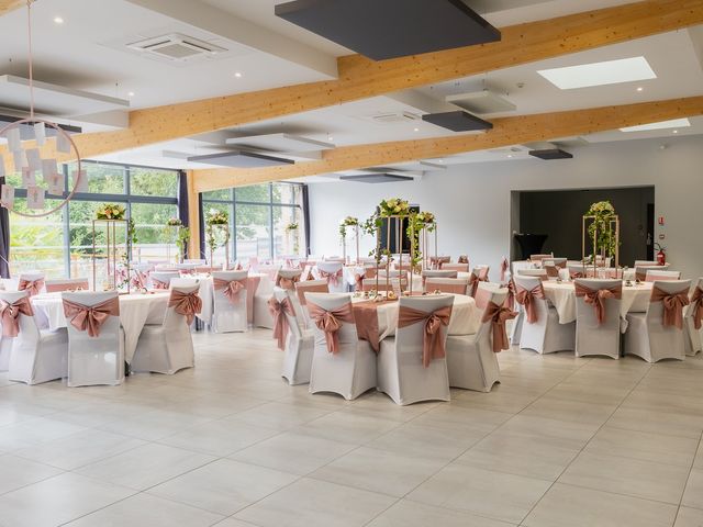 Le mariage de Valentin et Virginie à Andouillé, Mayenne 50