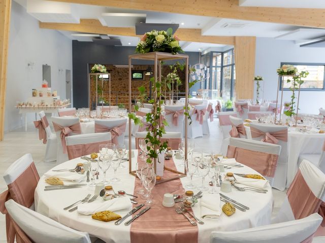 Le mariage de Valentin et Virginie à Andouillé, Mayenne 53