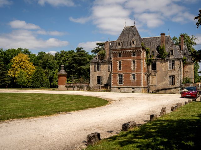 Le mariage de Fredérique et Caroline à Beaulieu-sur-Loire, Loiret 2