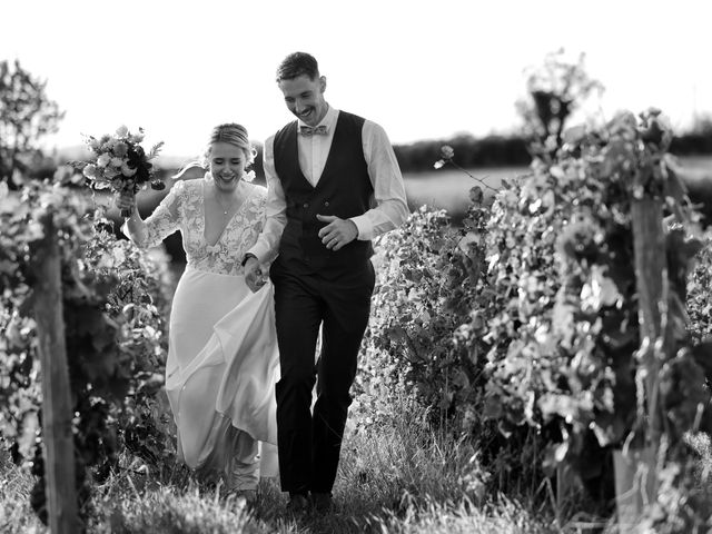 Le mariage de Hugo et Sophie à Charnay, Rhône 24