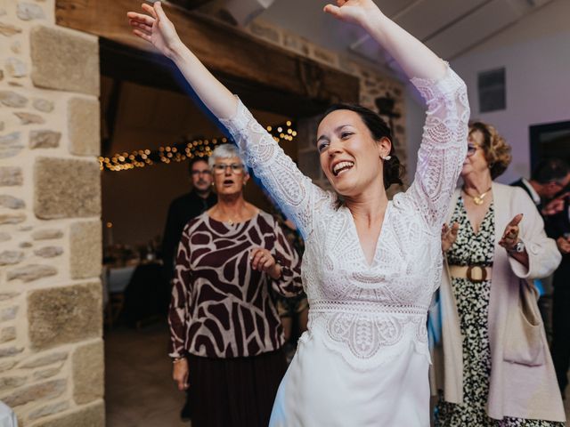 Le mariage de Julien et Cécile à Grand-Champ, Morbihan 77