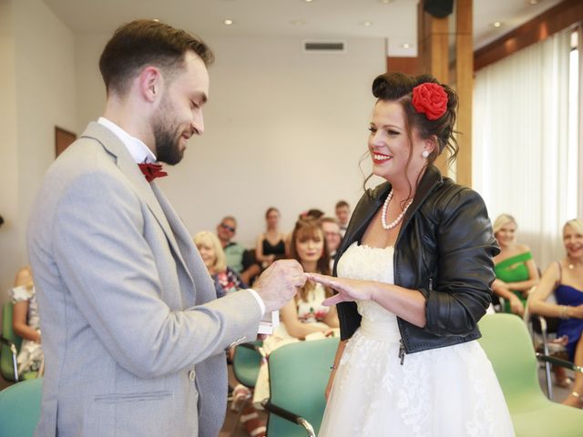 Le mariage de Lucas et Marie à Creutzwald, Moselle 15