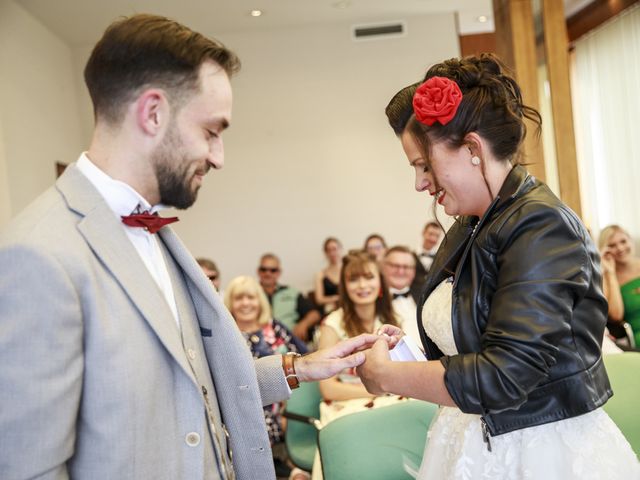 Le mariage de Lucas et Marie à Creutzwald, Moselle 17