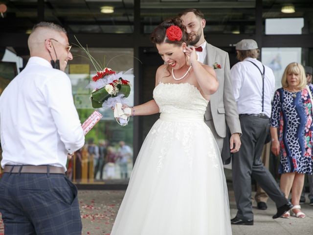 Le mariage de Lucas et Marie à Creutzwald, Moselle 25