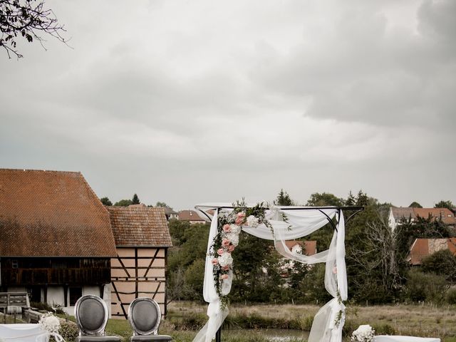 Le mariage de Dimitri et Marion à Courtelevant, Territoire de Belfort 3