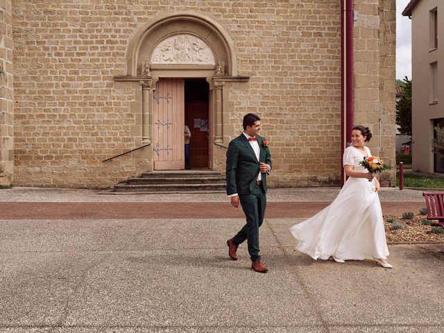 Le mariage de Benjamin et Hélène à Laveyron, Drôme 11