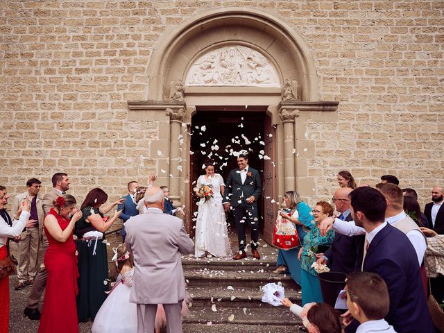 Le mariage de Benjamin et Hélène à Laveyron, Drôme 13