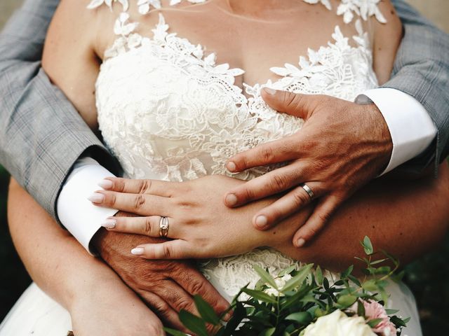 Le mariage de Julien et Julie à Montredon-Labessonnié, Tarn 82