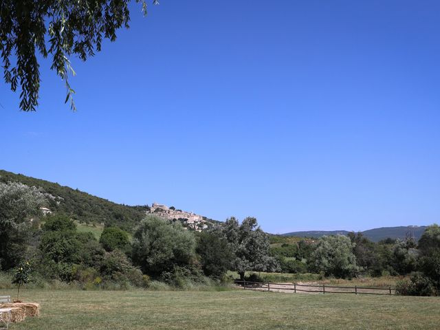 Le mariage de Jérémy et Bénédicte à Simiane-la-Rotonde, Alpes-de-Haute-Provence 2