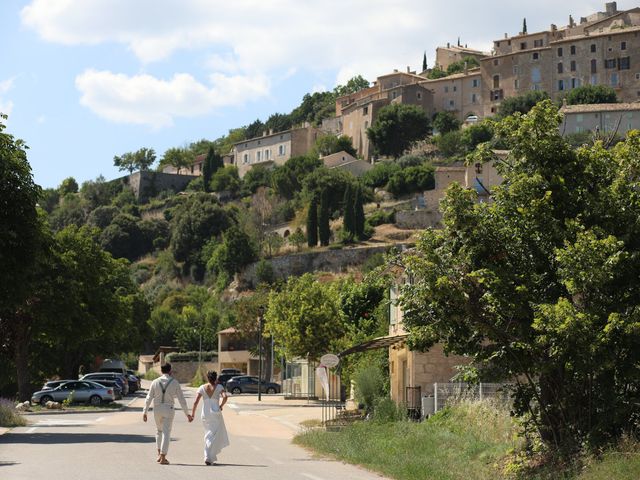 Le mariage de Jérémy et Bénédicte à Simiane-la-Rotonde, Alpes-de-Haute-Provence 33