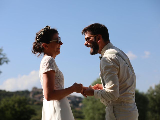 Le mariage de Jérémy et Bénédicte à Simiane-la-Rotonde, Alpes-de-Haute-Provence 56