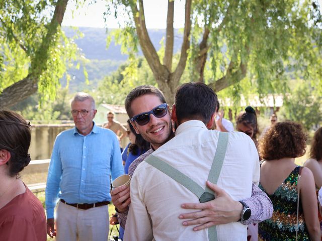 Le mariage de Jérémy et Bénédicte à Simiane-la-Rotonde, Alpes-de-Haute-Provence 60