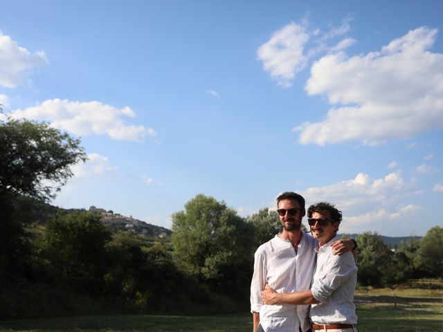 Le mariage de Jérémy et Bénédicte à Simiane-la-Rotonde, Alpes-de-Haute-Provence 66