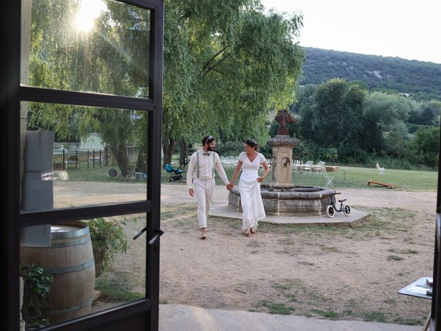 Le mariage de Jérémy et Bénédicte à Simiane-la-Rotonde, Alpes-de-Haute-Provence 79