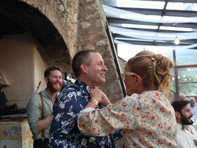 Le mariage de Jérémy et Bénédicte à Simiane-la-Rotonde, Alpes-de-Haute-Provence 86