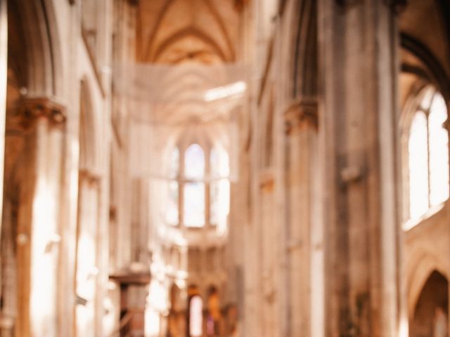 Le mariage de Mario et Domitille à Semur-en-Auxois, Côte d'Or 4