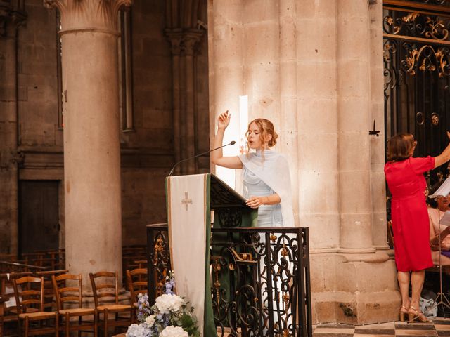 Le mariage de Mario et Domitille à Semur-en-Auxois, Côte d'Or 1