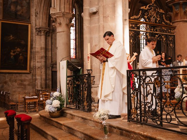 Le mariage de Mario et Domitille à Semur-en-Auxois, Côte d'Or 2