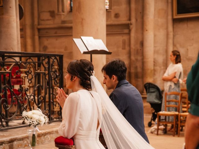 Le mariage de Mario et Domitille à Semur-en-Auxois, Côte d'Or 13