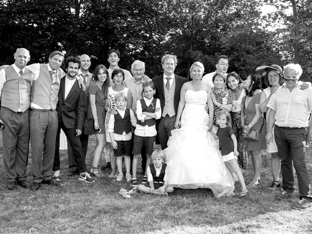 Le mariage de Mike et Clarien à La Ferté-Bernard, Sarthe 35