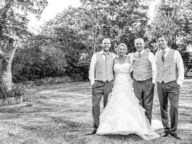 Le mariage de Mike et Clarien à La Ferté-Bernard, Sarthe 36