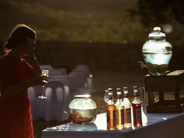 Le mariage de Gilles et Claire à Vallon-Pont-d'Arc, Ardèche 1