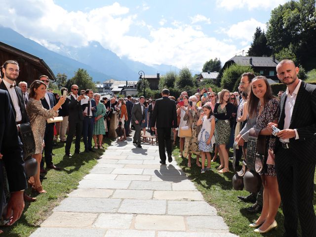 Le mariage de Thomas et Amicie à Saint-Nicolas-de-Véroce, Haute-Savoie 14