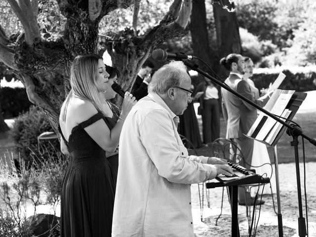 Le mariage de Lucas et Anne à Saint-Georges-les-Bains, Ardèche 33