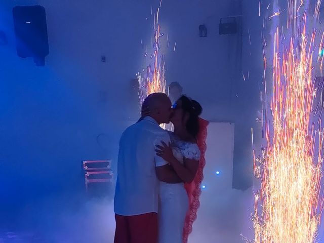 Le mariage de Christophe  et Céline  à Vitrolles, Bouches-du-Rhône 11