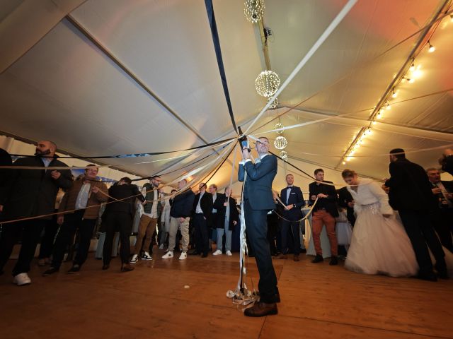 Le mariage de Samuel et Justine à Courseulles-sur-Mer, Calvados 35