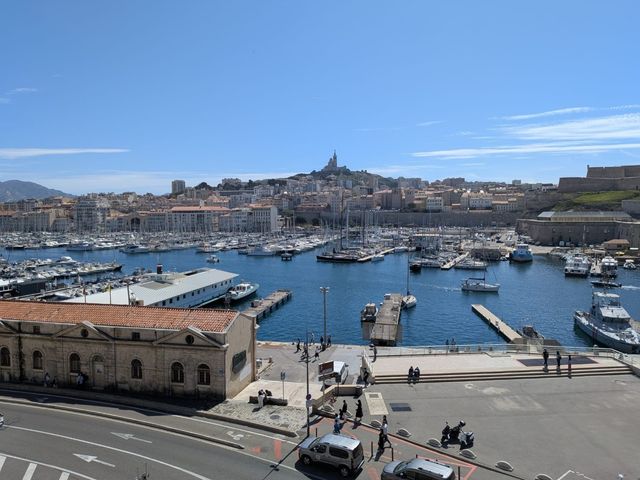 Le mariage de Adrien  et Emilie à Marseille, Bouches-du-Rhône 2