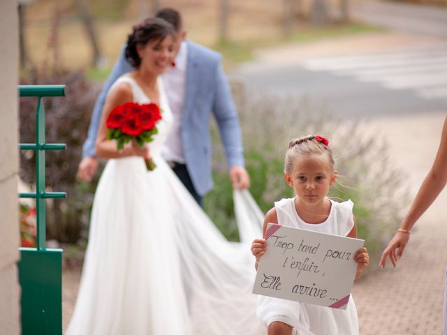 Le mariage de Nicolas et Aurore à Saint-André-d&apos;Huiriat, Ain 4