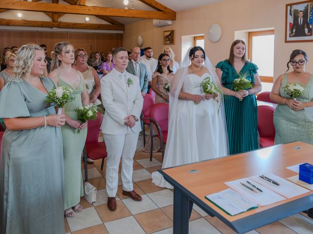 Le mariage de Axelle et Beatriz à Tartaras, Loire 14