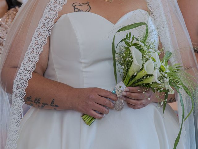 Le mariage de Axelle et Beatriz à Tartaras, Loire 15