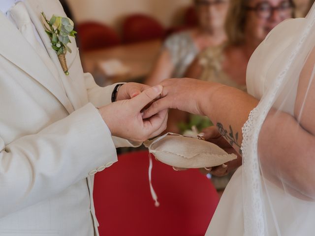 Le mariage de Axelle et Beatriz à Tartaras, Loire 16