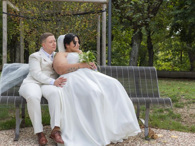 Le mariage de Axelle et Beatriz à Tartaras, Loire 24