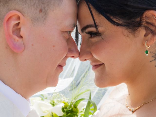 Le mariage de Axelle et Beatriz à Tartaras, Loire 25