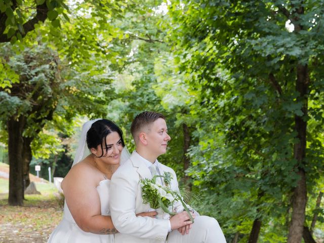 Le mariage de Axelle et Beatriz à Tartaras, Loire 33