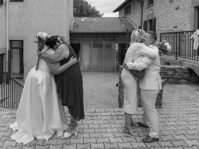 Le mariage de Axelle et Beatriz à Tartaras, Loire 38