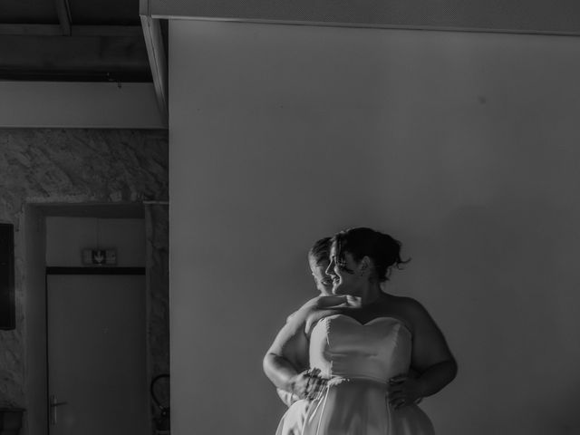 Le mariage de Axelle et Beatriz à Tartaras, Loire 47