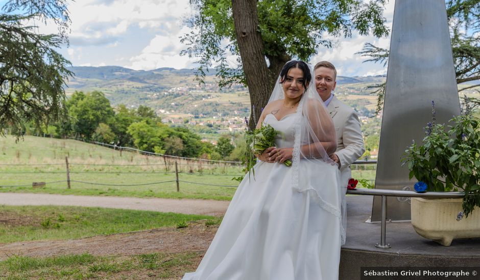 Le mariage de Axelle et Beatriz à Tartaras, Loire