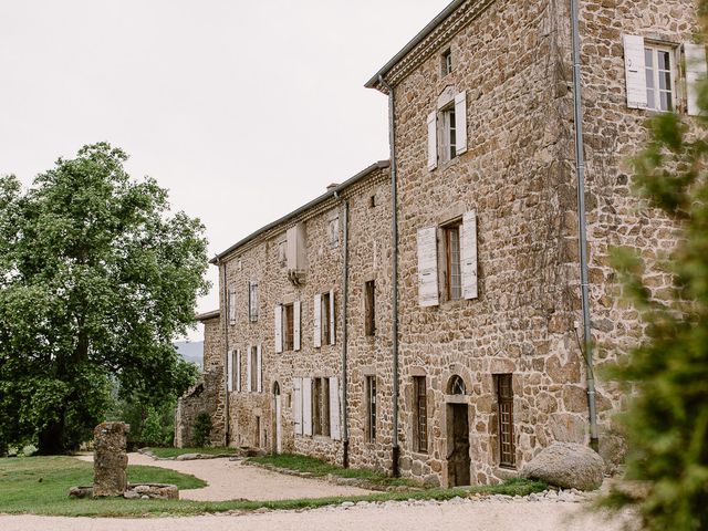 Le mariage de Loïc et Angélique à Saint-Romain-d&apos;Ay, Ardèche 1