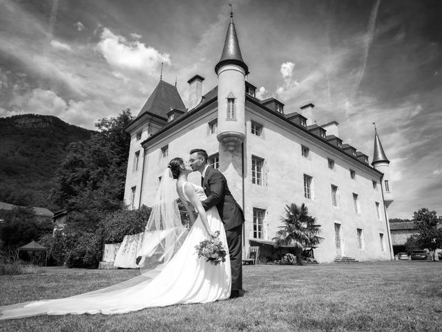 Le mariage de Loïc et Alexia à Saint-Vincent-de-Mercuze, Isère 1