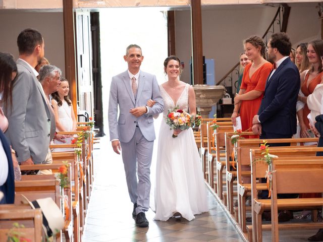 Le mariage de Loïc et Alexia à Saint-Vincent-de-Mercuze, Isère 29