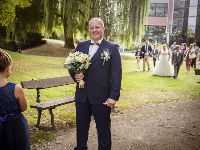 Le mariage de Benjamin et Sabrina à Marquette-lez-Lille, Nord 32