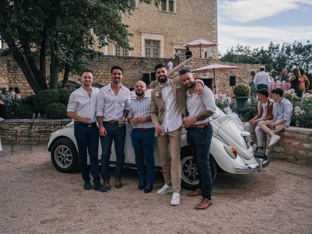 Le mariage de Nicolas et Laura à Saint-Bernard, Ain 2